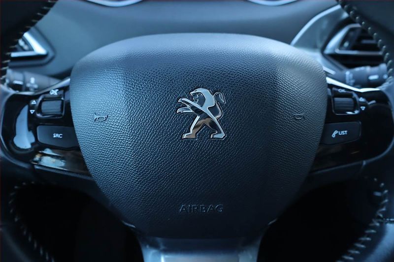 Peugeot 308 (2017) 1.6 BlueHDi, Serv.kniha, Navi - fotka 21 z 26