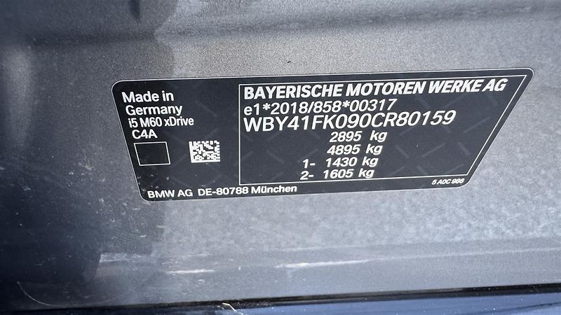 BMW i5 M60 xDrive Sedan - fotka 15 z 16