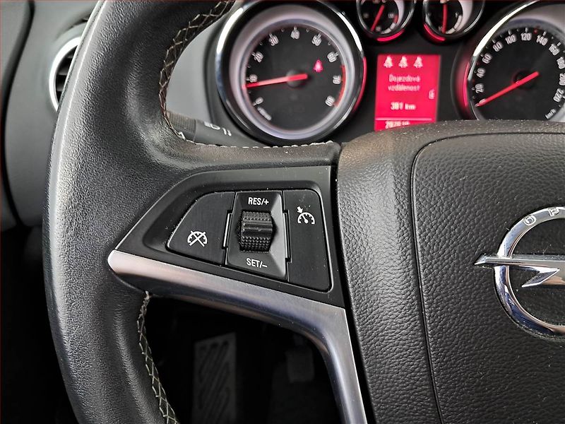Opel Meriva (2014) 1.4 Turbo, Tempomat - fotka 16 z 21