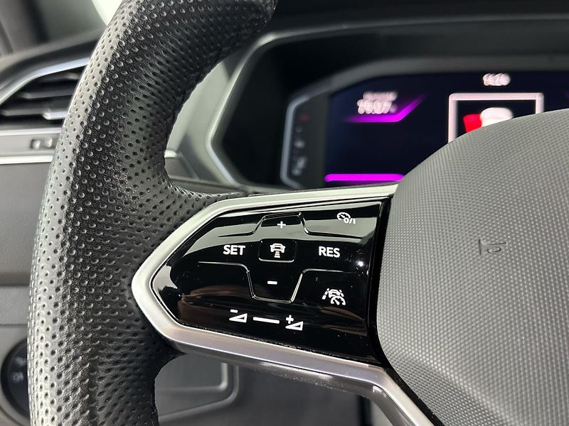 Volkswagen Tiguan R-Line 4MOT - fotka 23 z 30