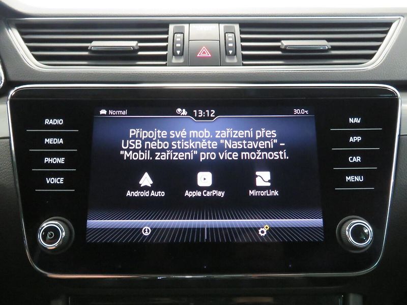 Škoda Superb - fotka 19 z 26