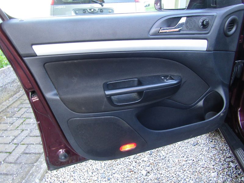 Škoda Octavia (2010) 1.6 TDI 77kW  DSG - fotka 18 z 34