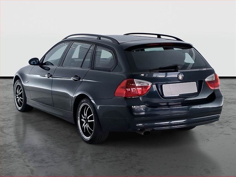 BMW Řada 3 (2006) 320 i, po STK, plně pojízdný - fotka 4 z 17