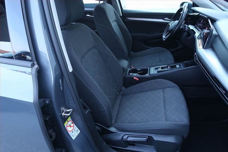 Volkswagen Golf (2022) Life 2.0 TDI, Automat - fotka 9 z 25