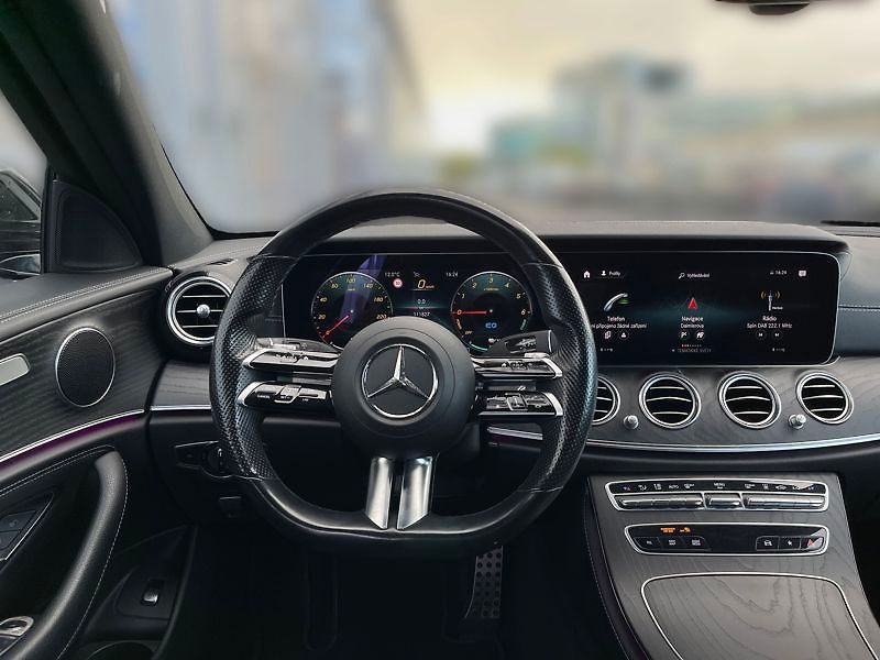 Mercedes-Benz Třídy E Třída E 300 de 4MATIC kombi AM - fotka 11 z 18