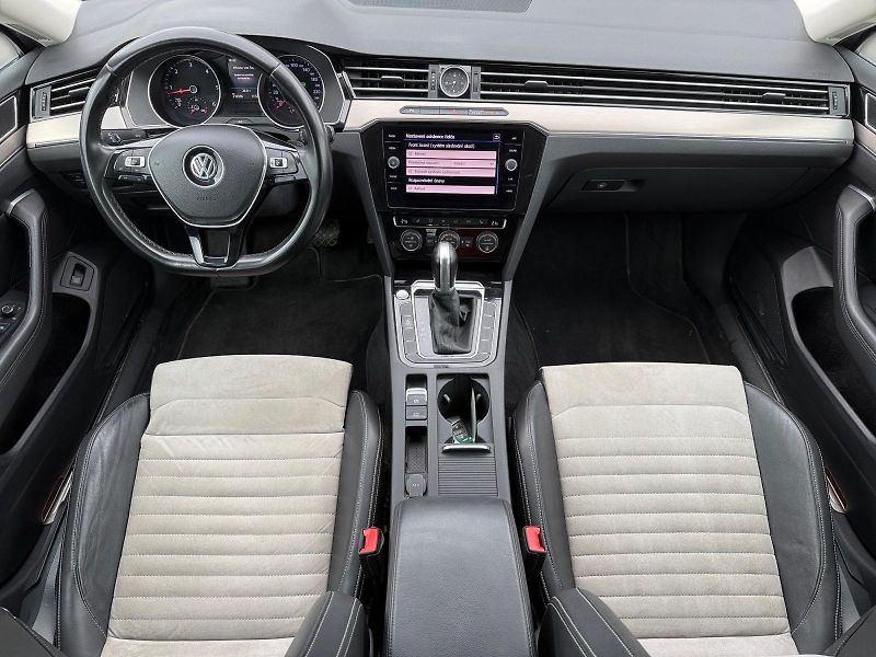 Volkswagen Passat Variant (2019) HIGHLINE 2.0TDI 110kW DSG TAŽN - fotka 9 z 11