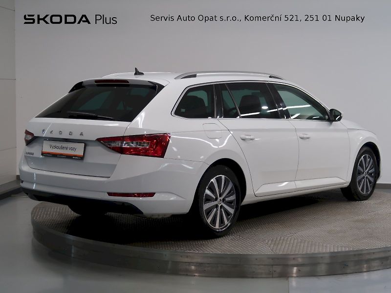 Škoda Superb (2022) STYLE 2.0TSI 140KW - fotka 2 z 39