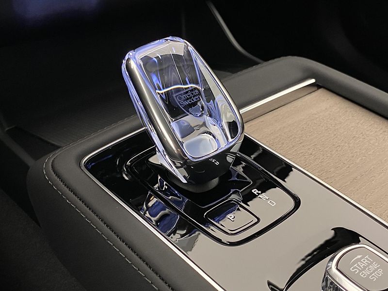Volvo XC90 (2026) T8 AWD RECHARGE BRIGHT PLUS 7m - fotka 40 z 72
