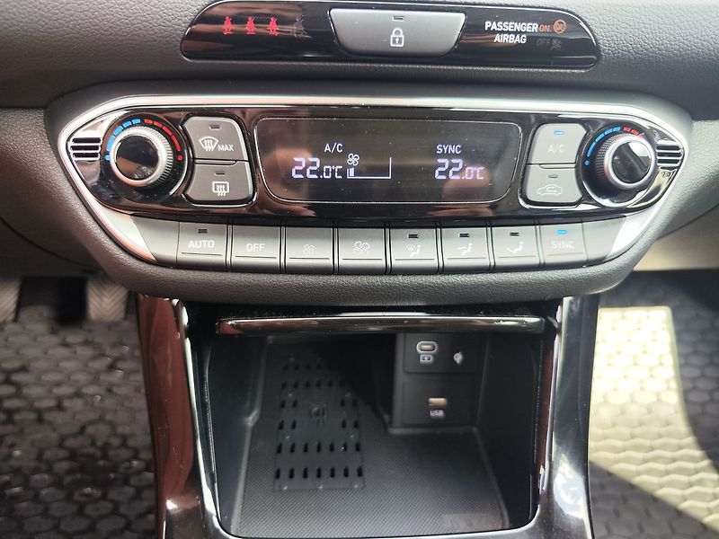 Hyundai i30 1.5 T-GDI/103kW Style - fotka 21 z 34