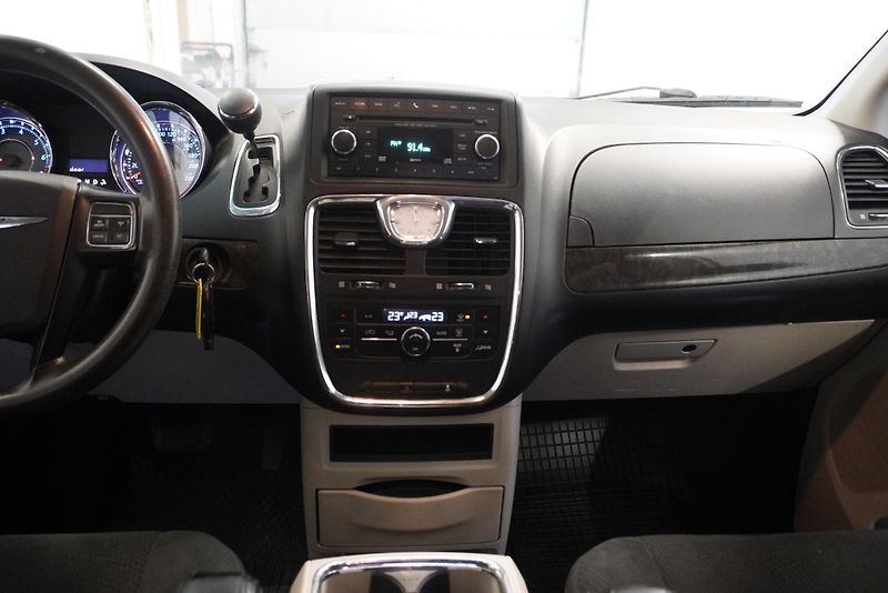 Chrysler Town & Country 3.6i TOWN&COUNTRY  4X4 AUTOMAT - fotka 20 z 36
