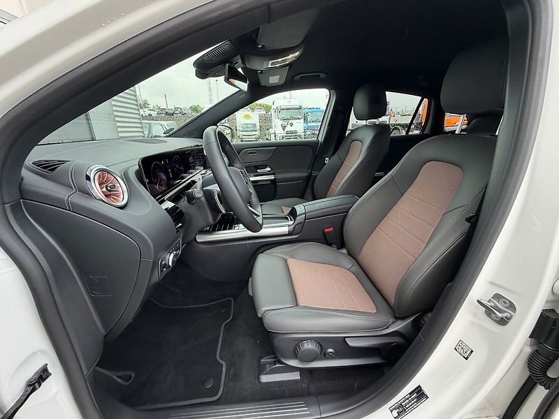 Mercedes-Benz EQA 250+ - fotka 15 z 32