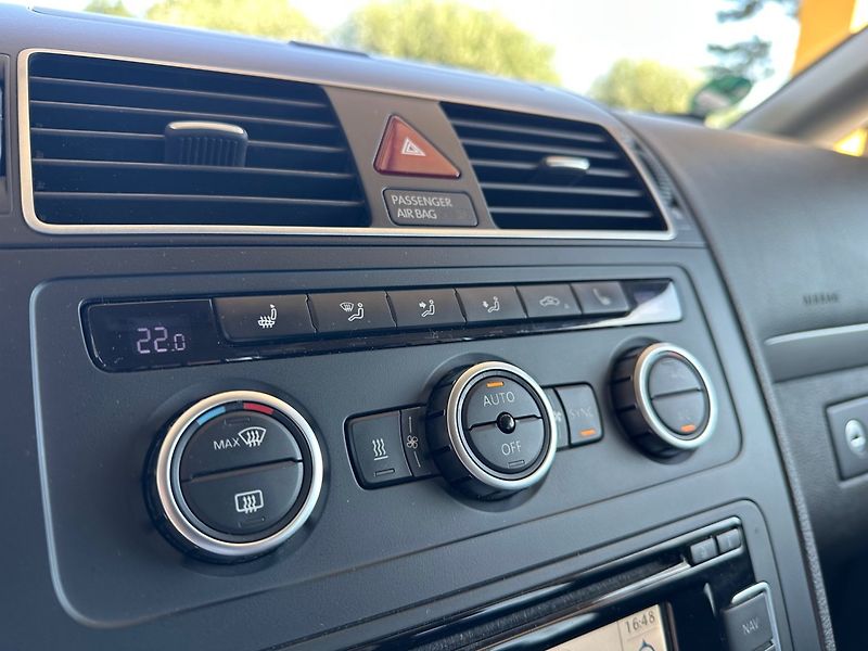 Volkswagen Touran (2014) 2.0TDi WEBASTO,NAVI,SERVIS - fotka 13 z 17