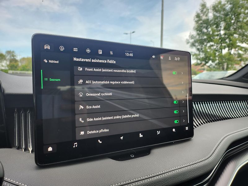 Škoda Superb Sportline 2.0 TDI 110kw DSG - fotka 16 z 30