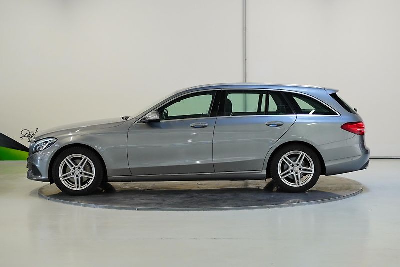 Mercedes-Benz Třídy C - fotka 3 z 29