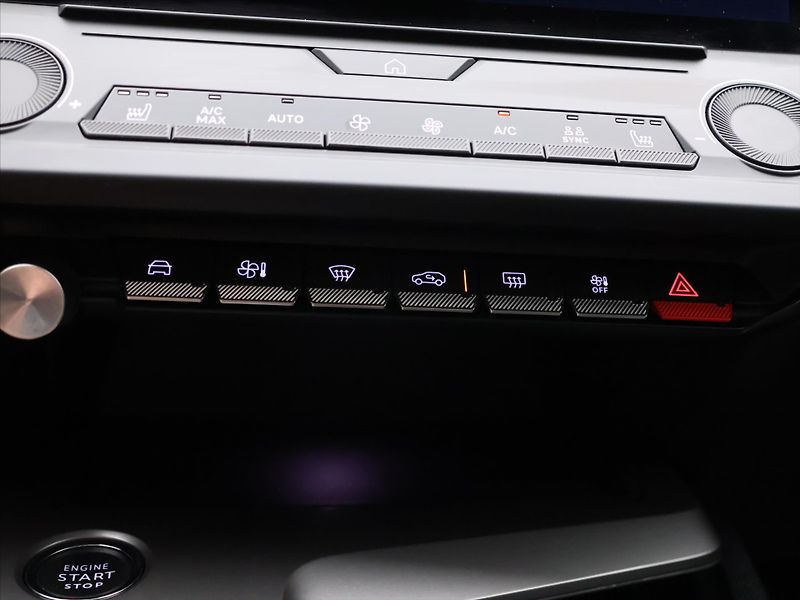 Peugeot 308 1,2 HYBRID 100kW ALLURE CZ - fotka 23 z 32