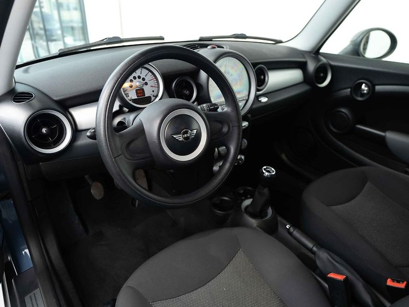 Mini Cooper One - fotka 10 z 20