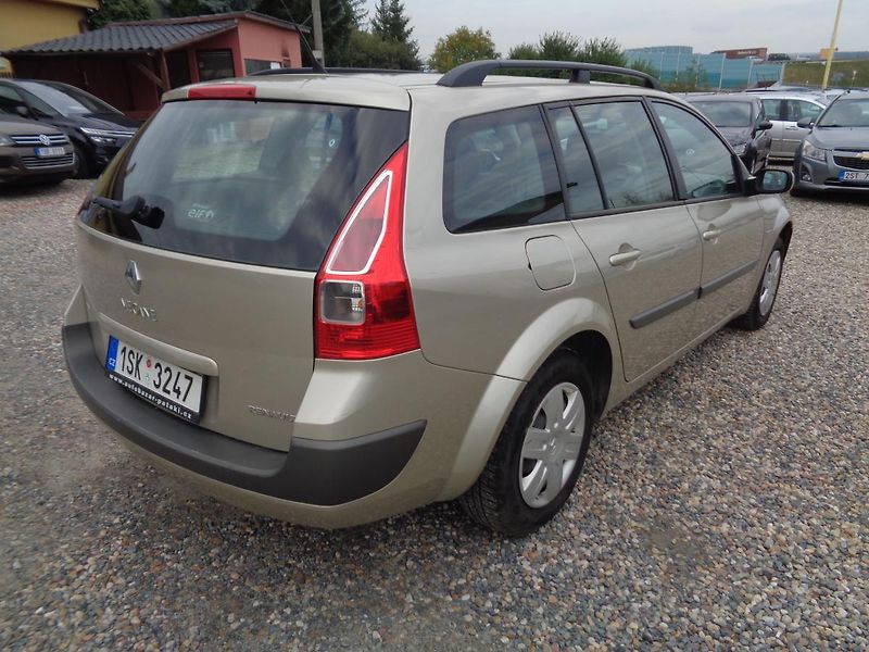 Renault Mégane 1,6 - fotka 7 z 12
