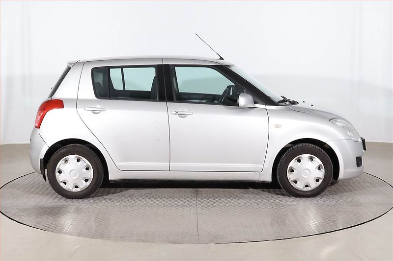 Suzuki Swift (2007) 1.3, Automat, Serv.kniha - fotka 6 z 19
