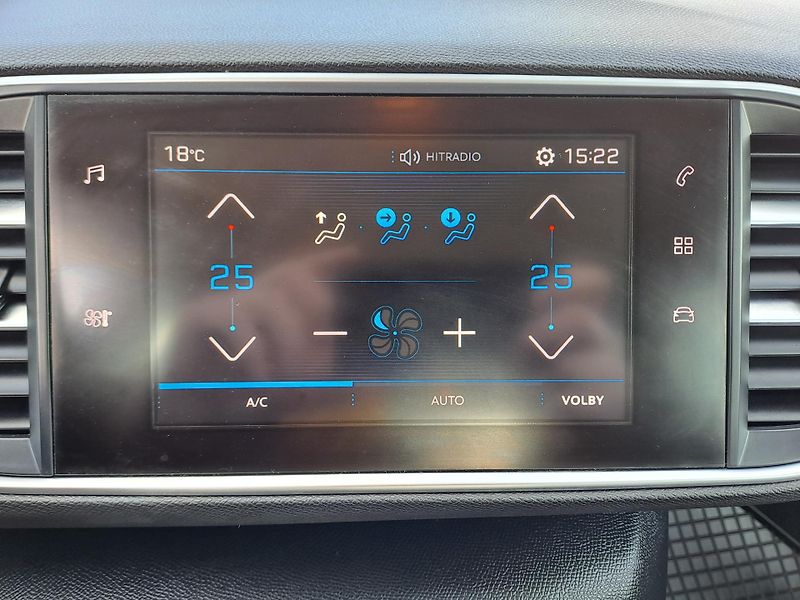 Peugeot 308 (2018) 1.6 HDi SERVISKA PĚKNÝ STAV - fotka 22 z 31