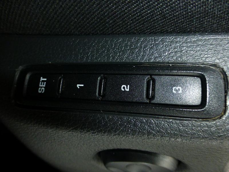 Škoda Superb (2013) 2,0TDI*VYHŘ.S*PARK.S**NAVIGACE - fotka 12 z 28