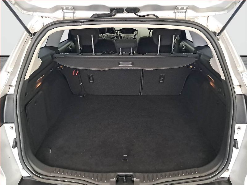 Ford Focus (2015) 1.5 TDCi, Serv.kniha, Tempomat - fotka 12 z 15