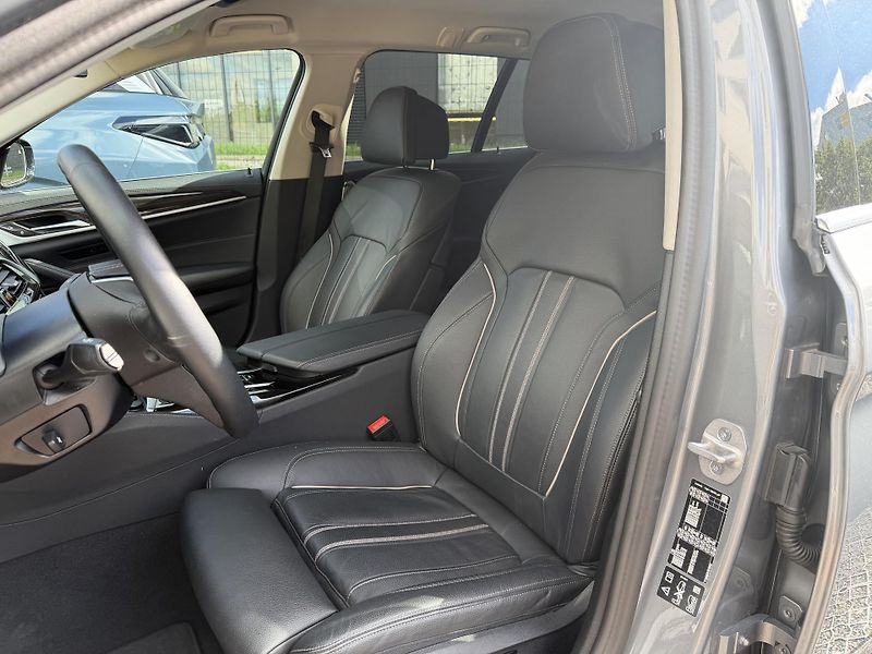 BMW Řada 5 (2023) 530d Touring xDrive - fotka 19 z 44