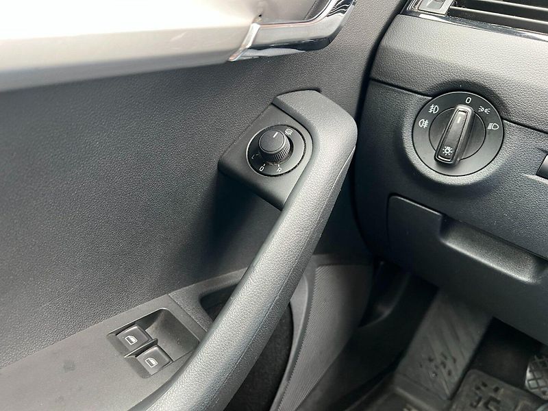 Škoda Octavia (2014) 1.6TDi 77kW! 2x kola! 1.maj+ČR - fotka 17 z 18