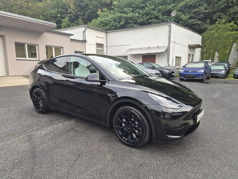 Tesla Model Y RWD 220kw TZ 92,5 % - fotka 3 z 48