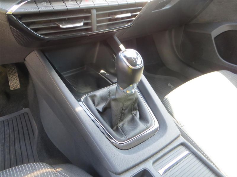 Škoda Octavia 2,0 TDI 85kW Ambition ČR - fotka 14 z 24