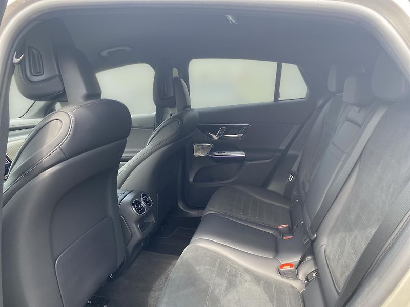 Mercedes-Benz GLC GLC 300 de 4MATIC kupé - fotka 15 z 27