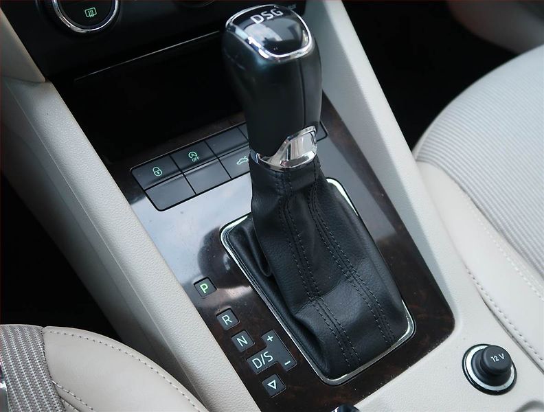 Škoda Octavia (2015) 2.0 TDI, Automat, Serv.kniha - fotka 12 z 19