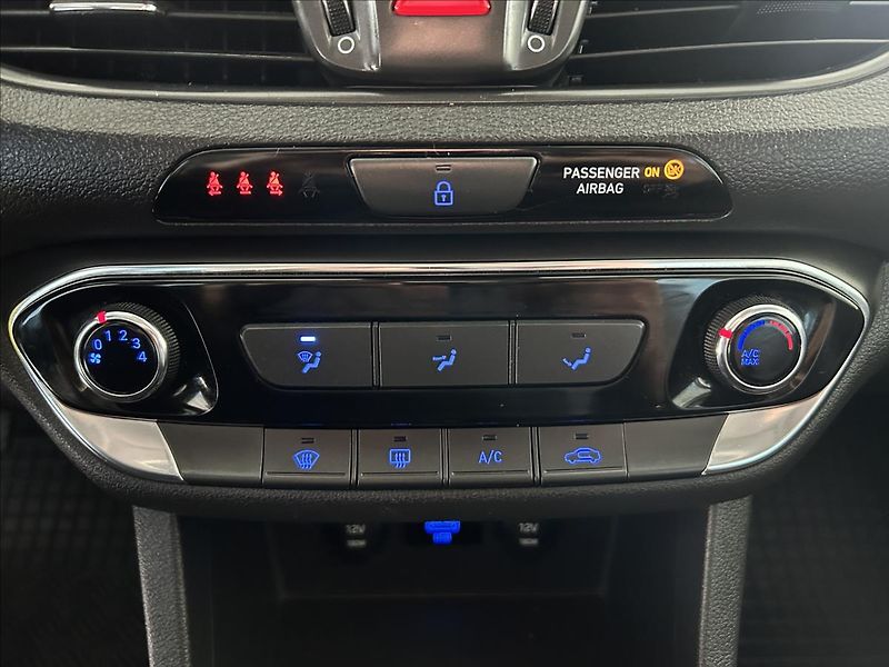 Hyundai i30 1,0   TGDI,ČR,1.MAJITEL,SERVIS - fotka 16 z 22