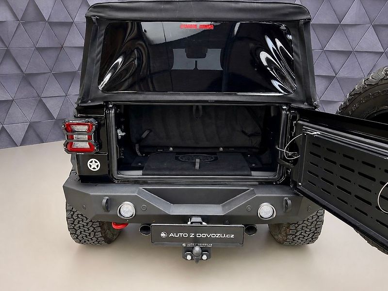 Jeep Wrangler Rubicon 8 AT 4x4, OFF-ROAD - fotka 22 z 23