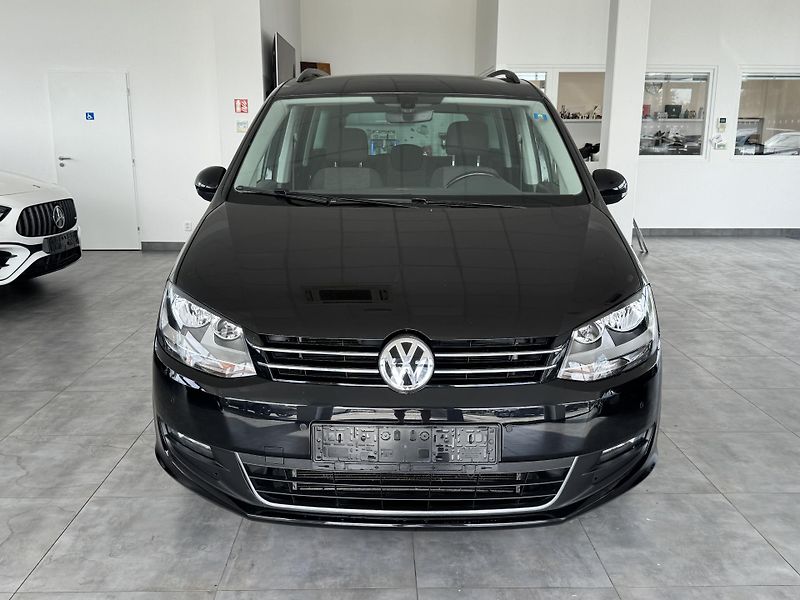 Volkswagen Sharan (2017) 2,0TDi DSG 4x4 7.MÍST NAVI - fotka 2 z 16