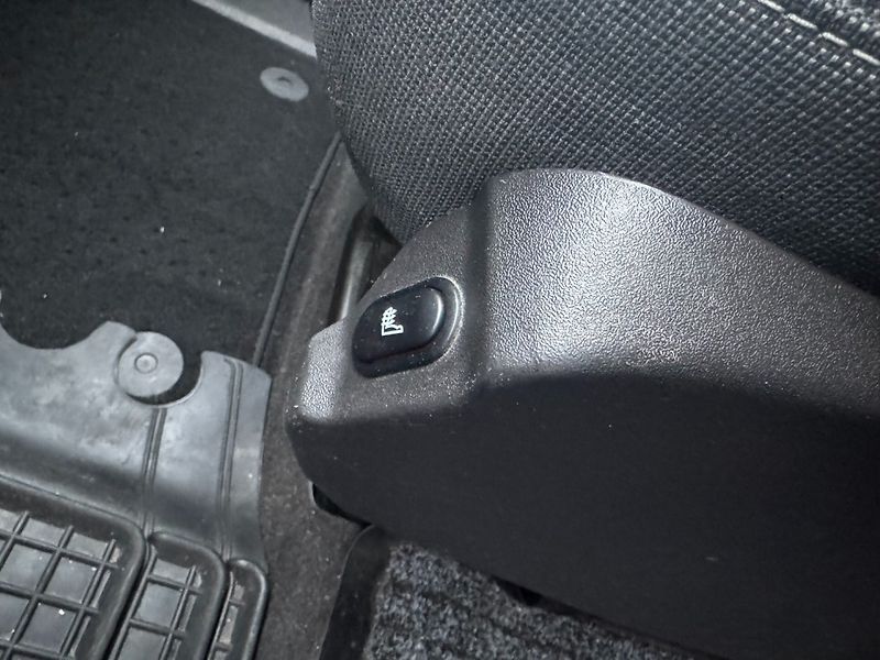 Ford Tourneo Custom (2018) 2,0D 125KW 8 MÍST TITAN 1.MAJ - fotka 28 z 49