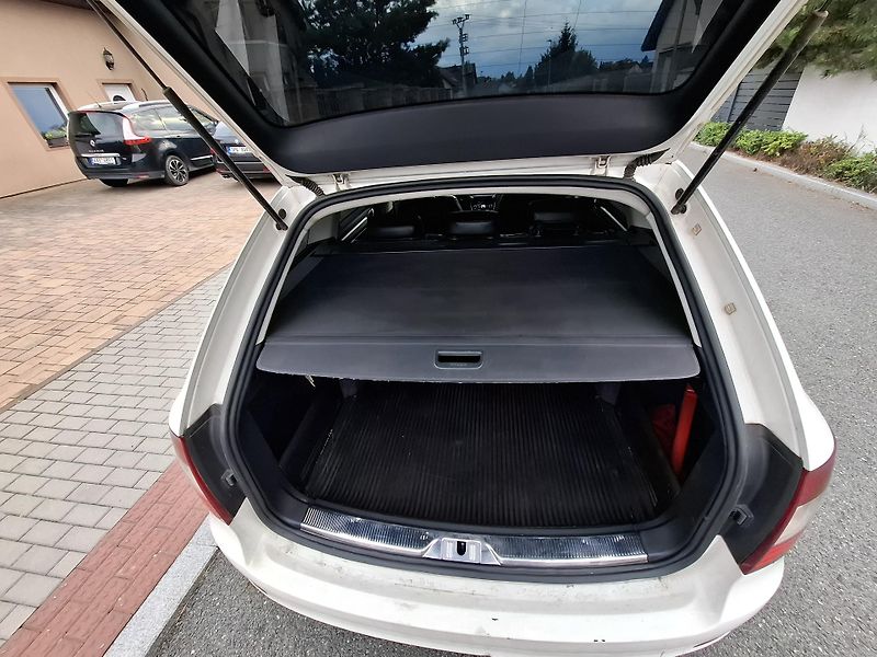 Škoda Superb (2013) 2.0 TDI, 10kW,xenon,facelift - fotka 11 z 15