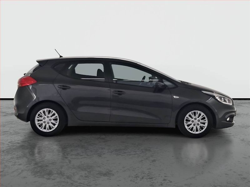 Kia Ceed (2016) 1.4 CVVT, ČR,1.maj, Serv.kniha - fotka 6 z 21