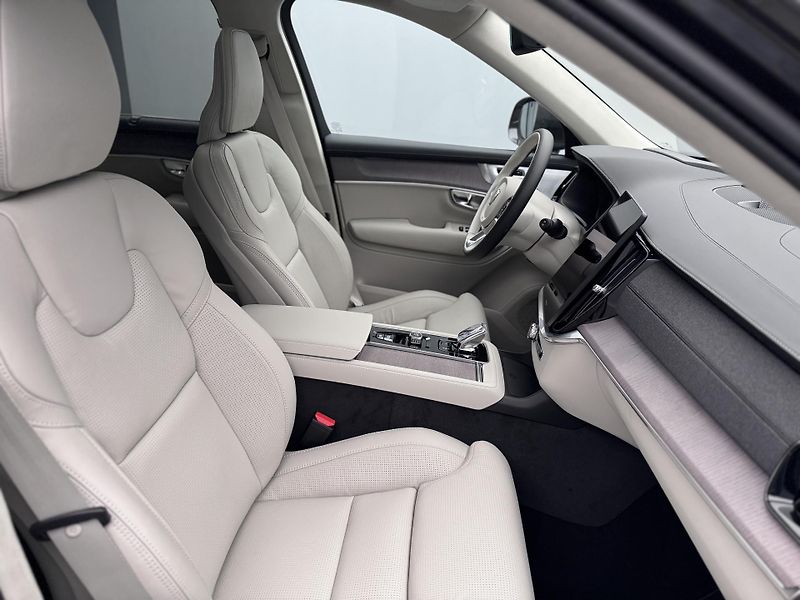 Volvo XC90 (2026) B5 AWD AUT BRIGHT ULTRA 7 míst - fotka 27 z 28