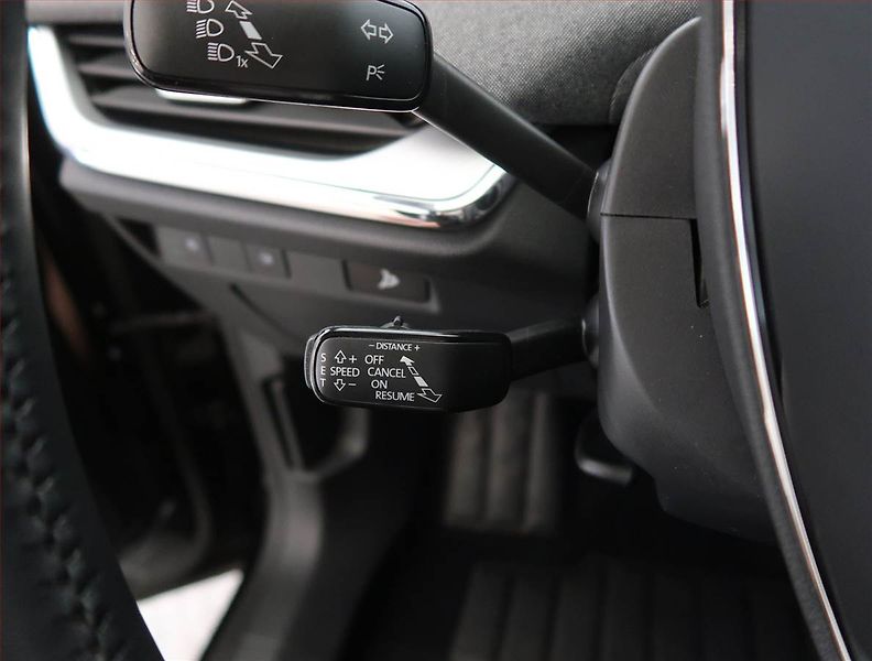 Škoda Enyaq (2023) Suite iV 80 (82 kWh), SoH 94% - fotka 25 z 29