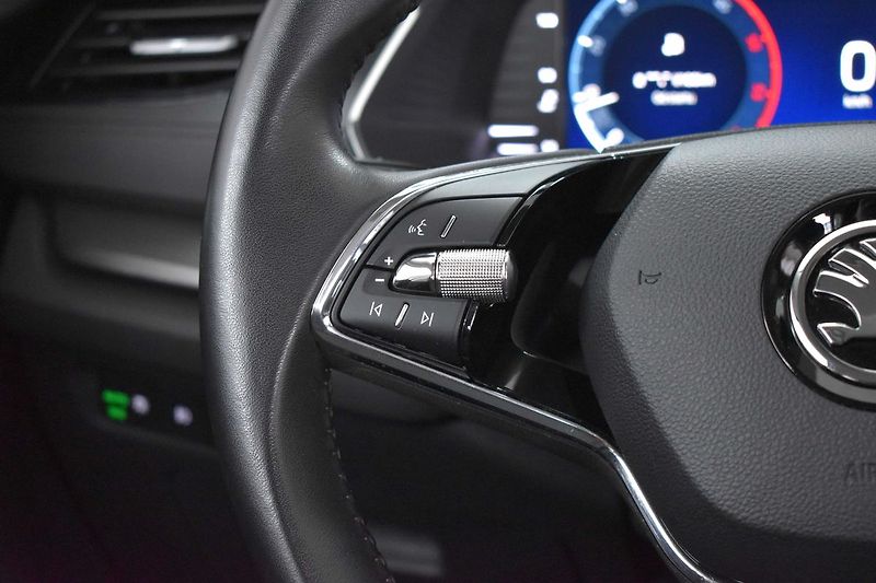 Škoda Octavia 2.0TDI 110kW AMBITION*DPH*ČR 1 - fotka 17 z 37