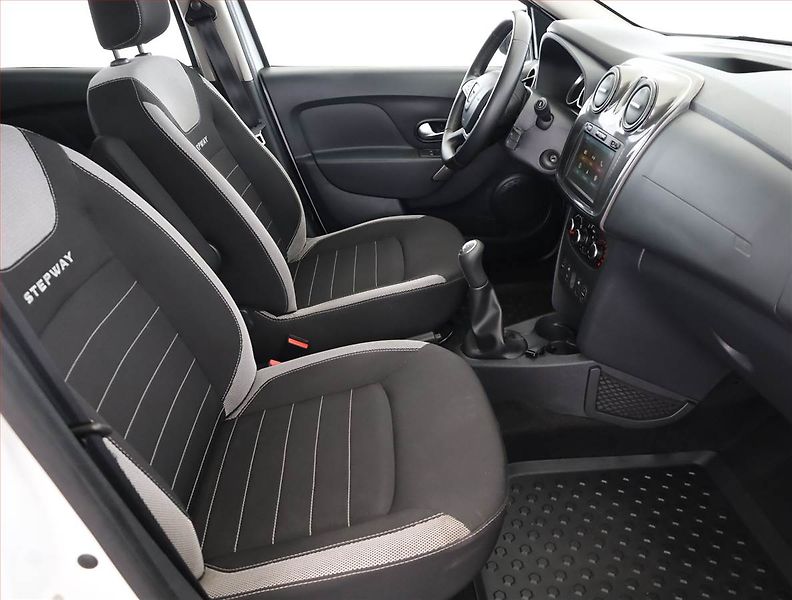Dacia Sandero (2019) 0.9 TCe, Serv.kniha, Navi - fotka 7 z 13