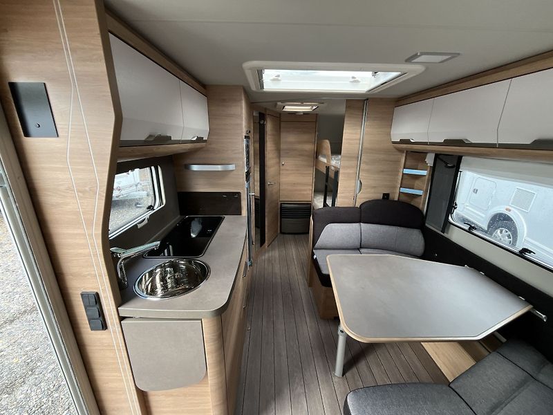 Knaus (2027) Südwind 580 QS BLACK SELECTION - fotka 12 z 21