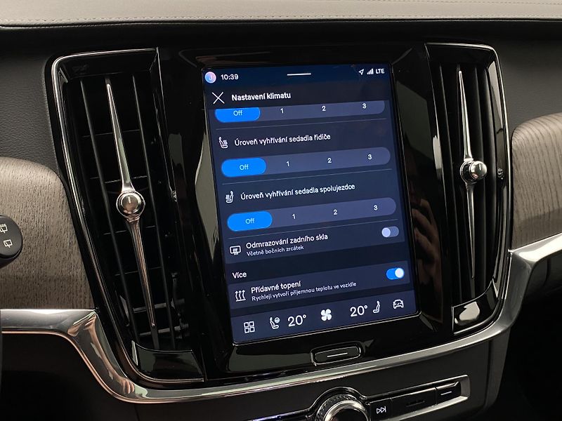 Volvo V90 CC B6 AWD BRIGHT PLUS AUT CZ - fotka 45 z 63
