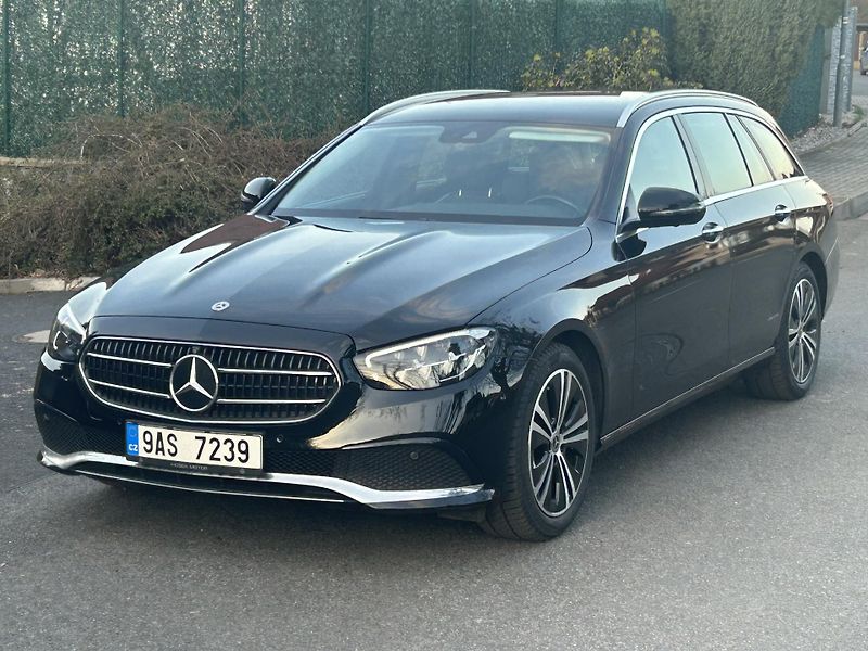 Mercedes-Benz Třídy E (2023) 200d AVANTGARDE ČR 1.maj TAŽNÉ - fotka 5 z 42