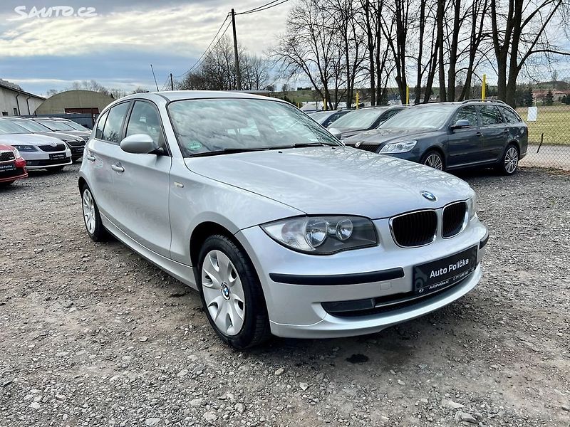 BMW Řada 1 (2008) 116i 90kW Klima,Výhřevy,Servis - fotka 4 z 20