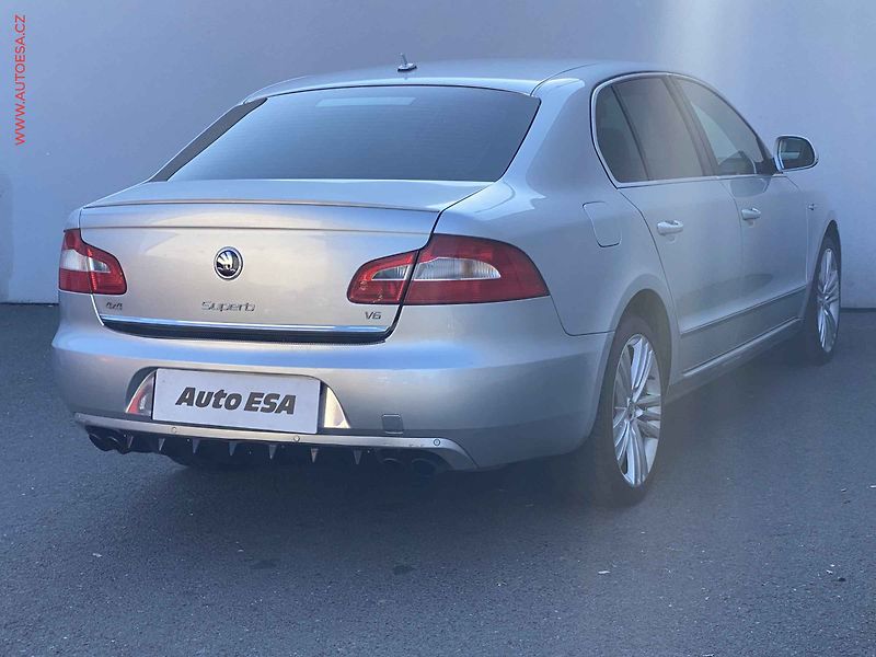 Škoda Superb (2008) 3.6FSI 4x4, DSG, bixen - fotka 4 z 19