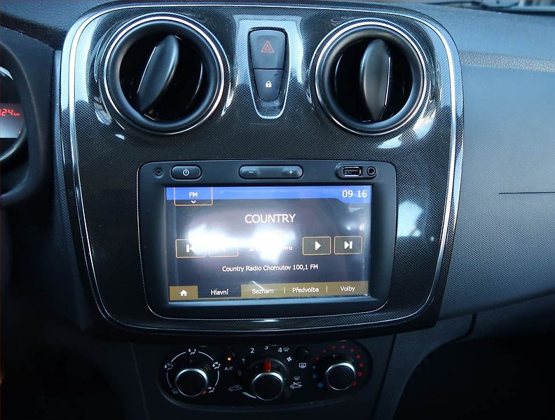 Dacia Logan (2019) 1.0 SCe, Navi, Tempomat - fotka 12 z 15