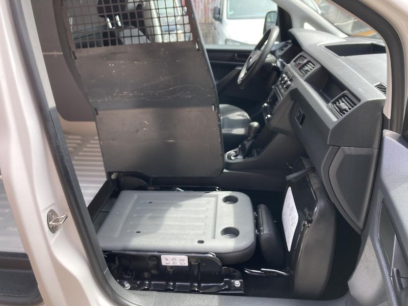 Volkswagen Caddy (2016) MAXI  2,0TDi VAN -DPH - fotka 12 z 17