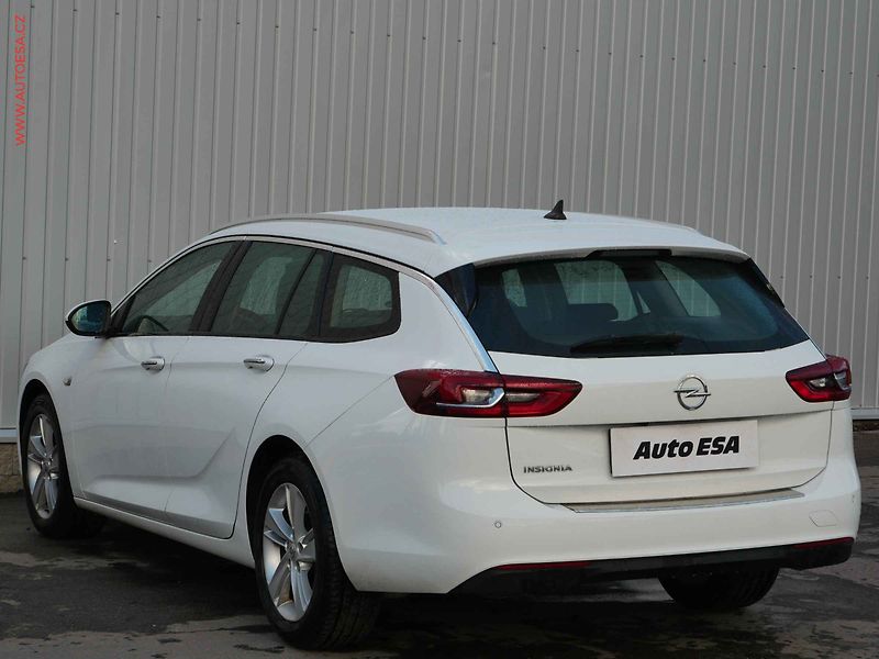 Opel Insignia (2019) 2.0 CDTi, Ultimate, AT, LED - fotka 6 z 26