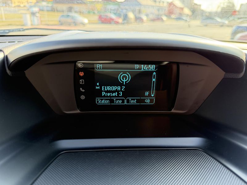 Ford Kuga 1,5 EcoBoost / 110kW  - fotka 20 z 50